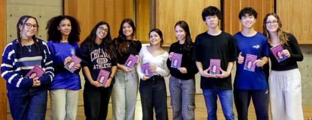 Alunos ganhadores do sorteio Opúsculo Humanitário - meio do texto